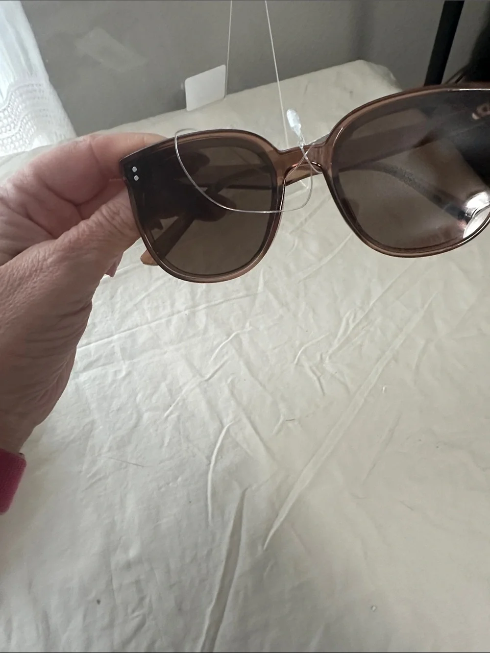 Universal Thread Women's Sunglasses in Light Brown and Dark Lenses NWT